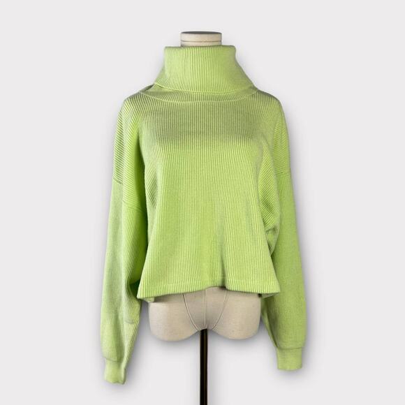Free People Slouchy Ribbed Knit Cropped Turtleneck Sweater Medium - Picture 1 of 4